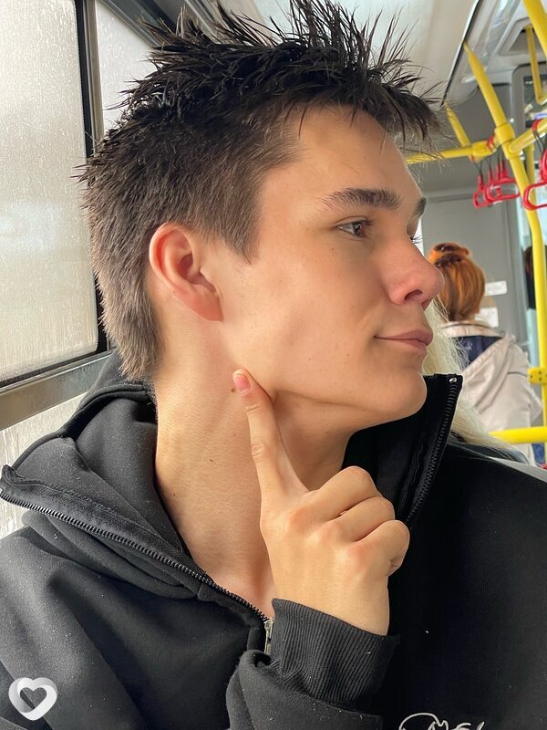 Максим, 19, Москве — анкета №2726775