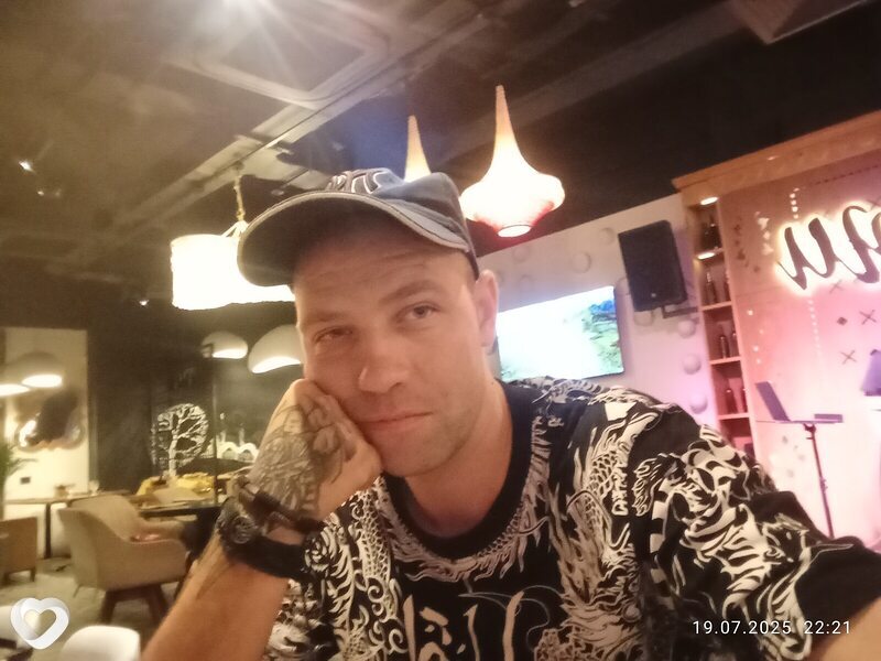 Александр, 32, Холмске — анкета №2726738