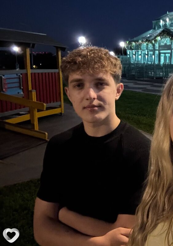 Ярослав, 22, Москве — анкета №2727347