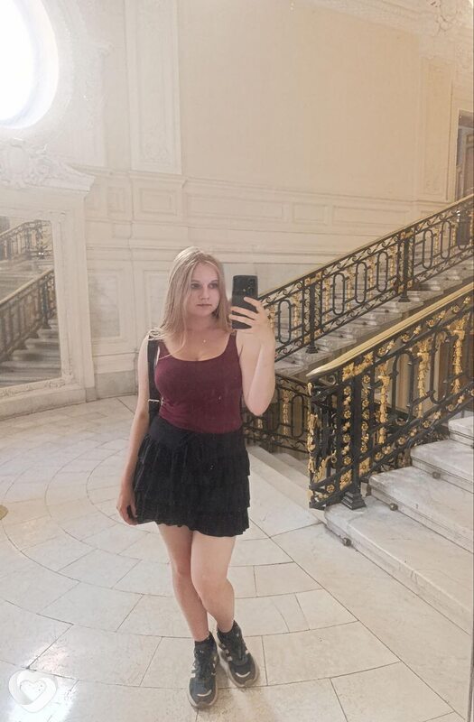 Алёна, 19, Омске — анкета №2729530