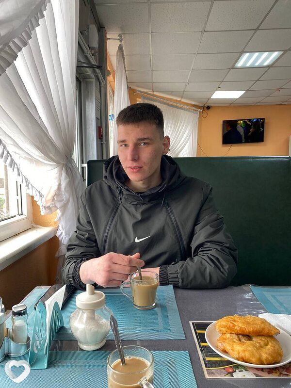 Виктор, 21, Красноярске — анкета №2730262