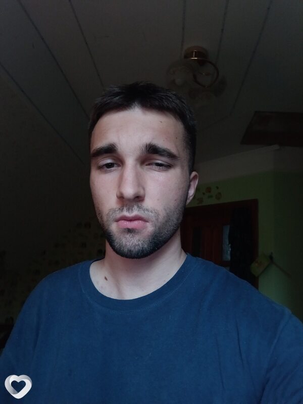 Антон, 21, Пинске — анкета №2730615