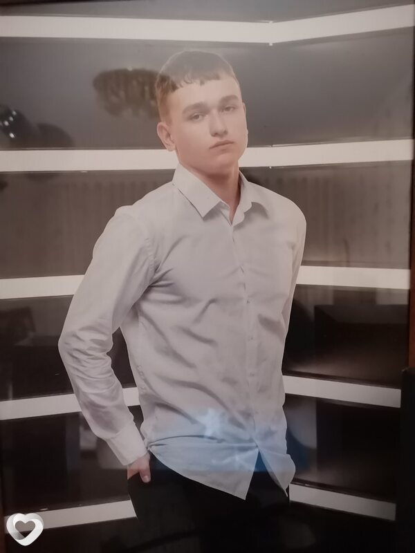 Дмитрий, 19, Бобруйске — анкета №2730738