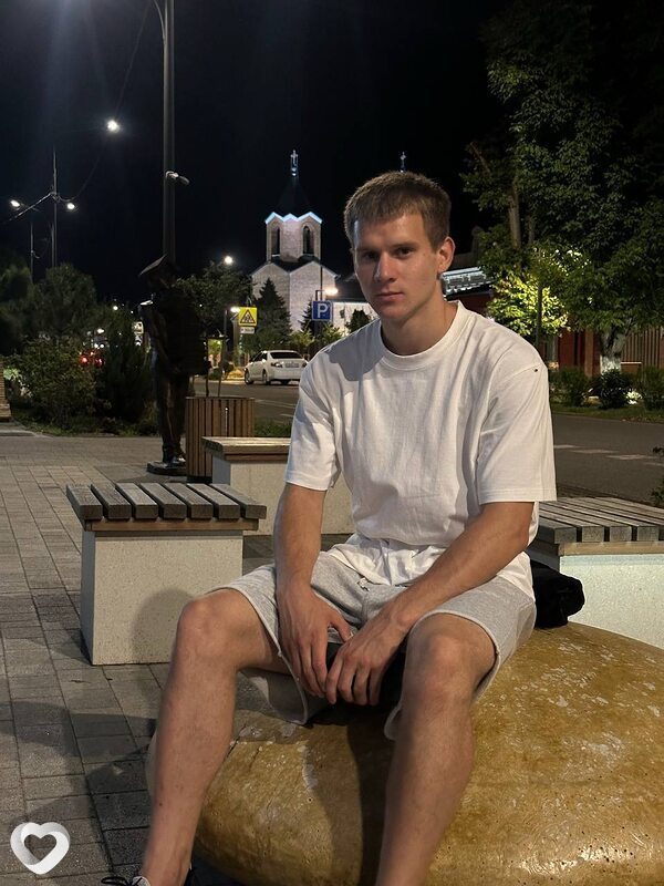 Максим, 25, Армавире — анкета №2731041