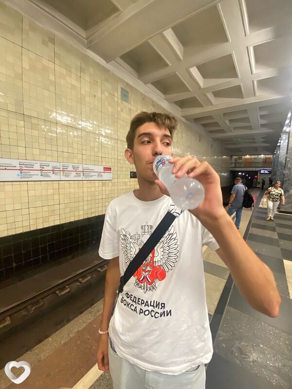Стас, 20, Москве — анкета №2731237