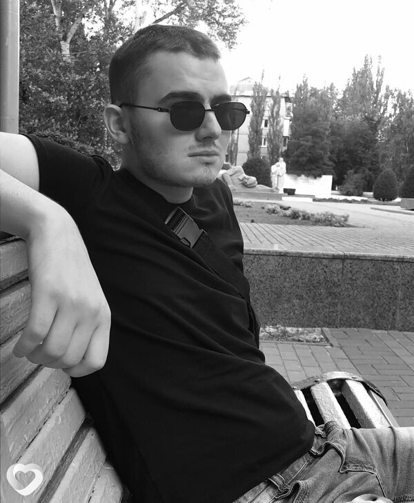 Артëм, 21, Мелитополе — анкета №2731776