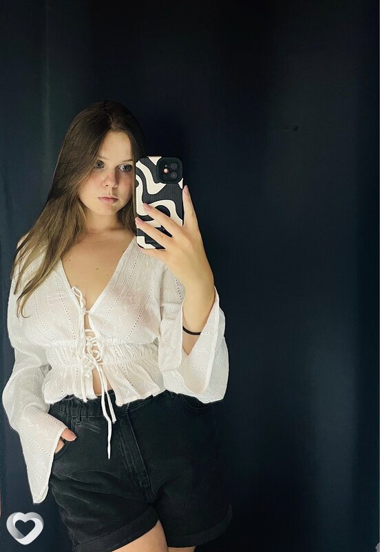 Алёна, 21, Череповце — анкета №2732262