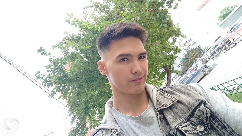 Максим, 19, Тюмени — анкета №2732206