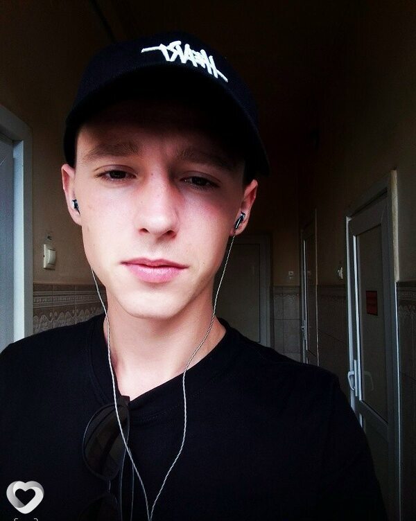 Макс, 24, Ейске — анкета №2733063