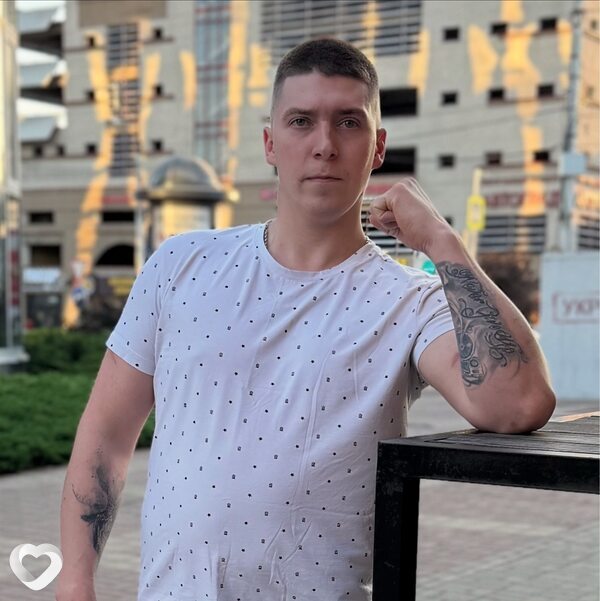 Артем, 28, Белгороде — анкета №2733545