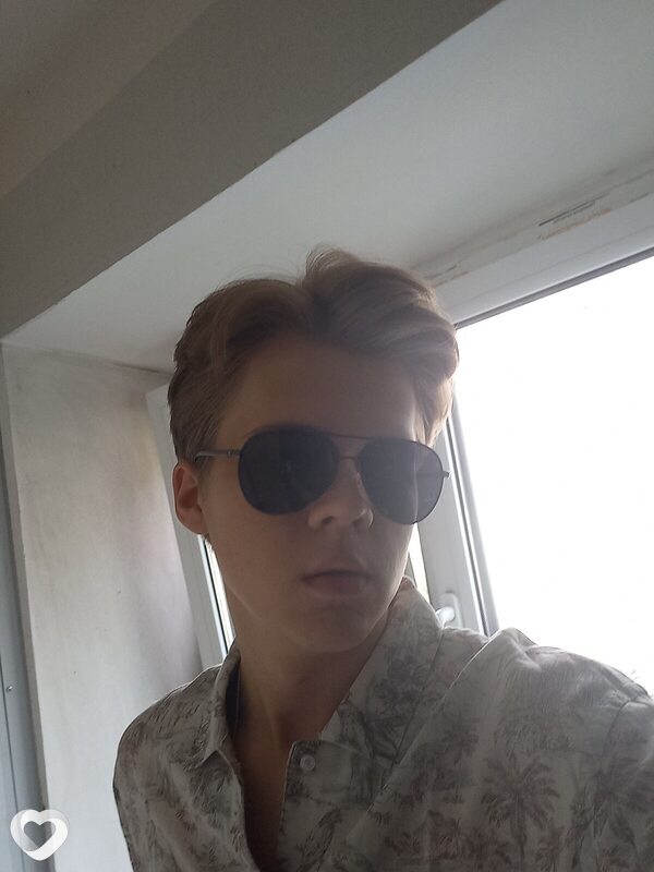 Артемий, 19, Москве — анкета №2733770