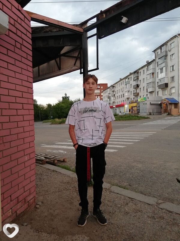 Данил, 19, Воткинске — анкета №2733979