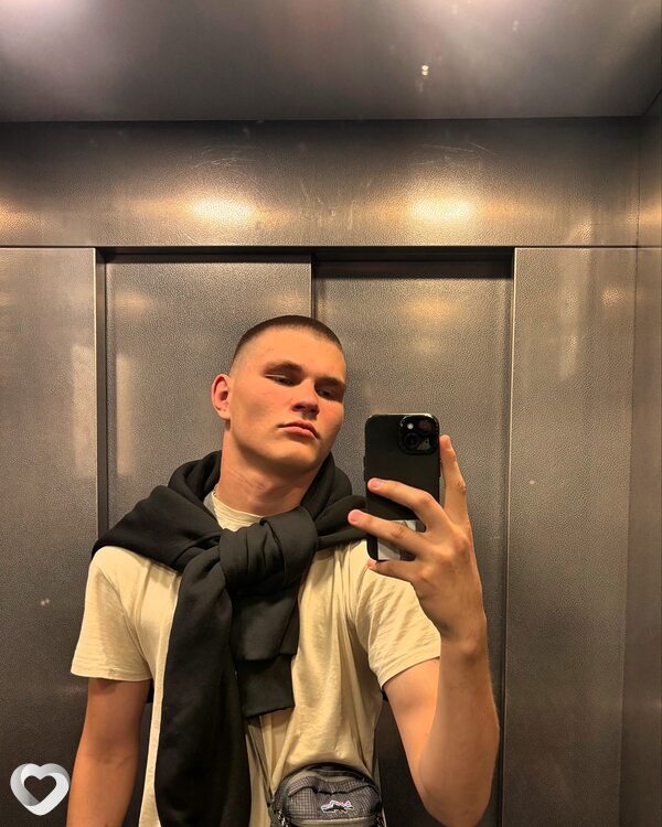 Андрей, 20, Ейске — анкета №2734176