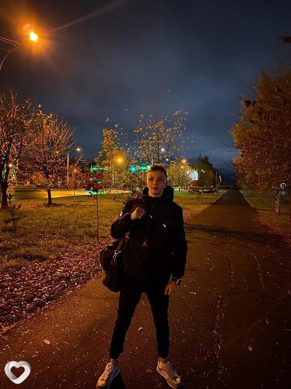 Николай, 21, Москве — анкета №2734330