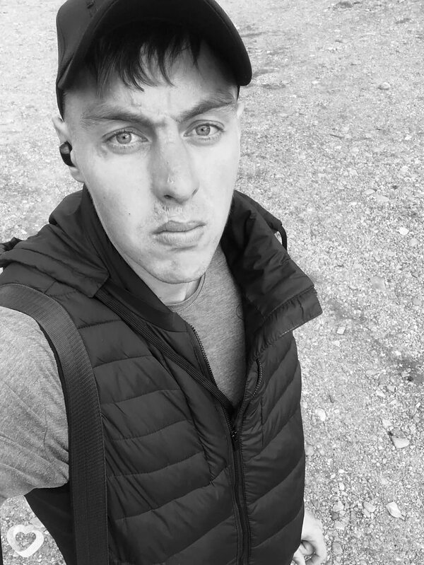Виталя, 27, Барнауле — анкета №2735946
