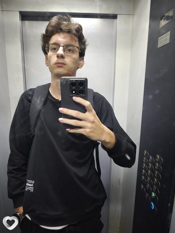 Александр, 21, Москве — анкета №2735613