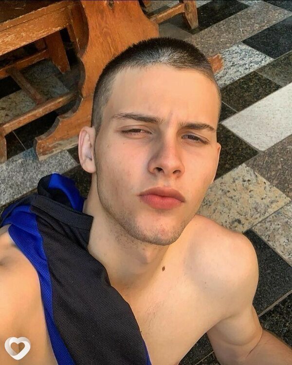 Кирилл, 20, Москве — анкета №2736148