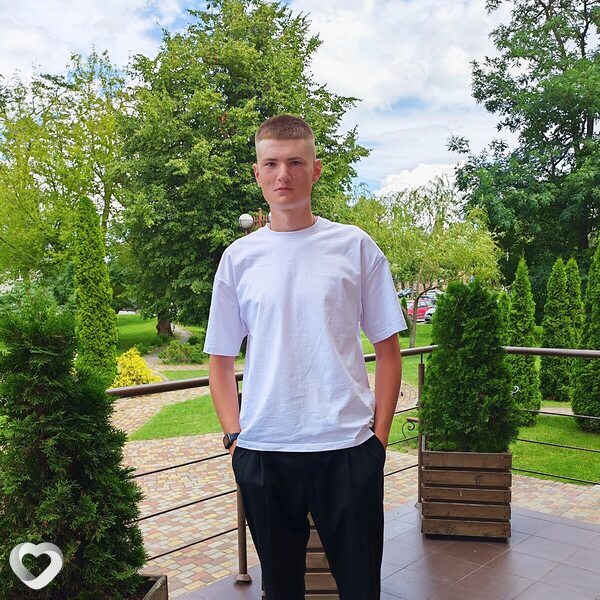 Саня, 20, Кобрине — анкета №2736711