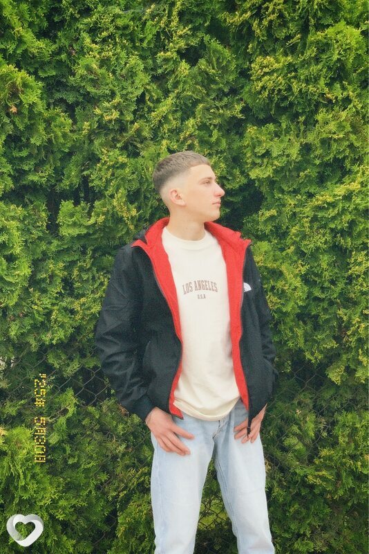 Артем, 19, Варшава — анкета №2737105