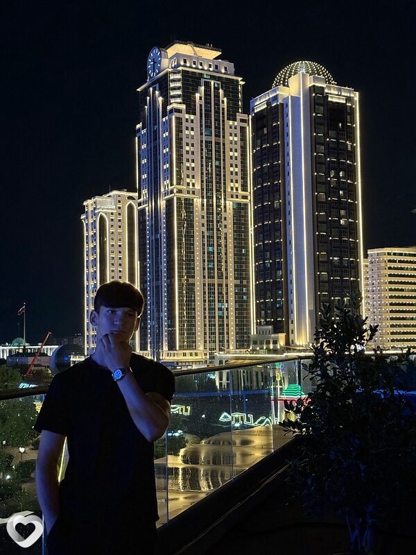 Юнус, 19, Москве — анкета №2738469