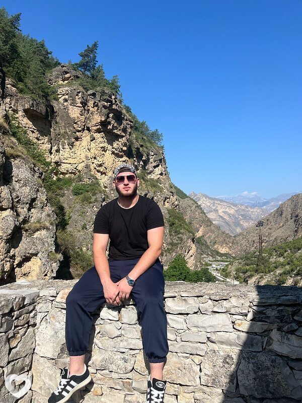 Karim, 22, Торезе — анкета №2740497