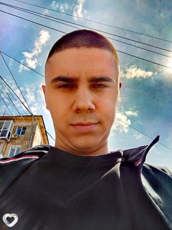 Артём, 21, Омске — анкета №2743203