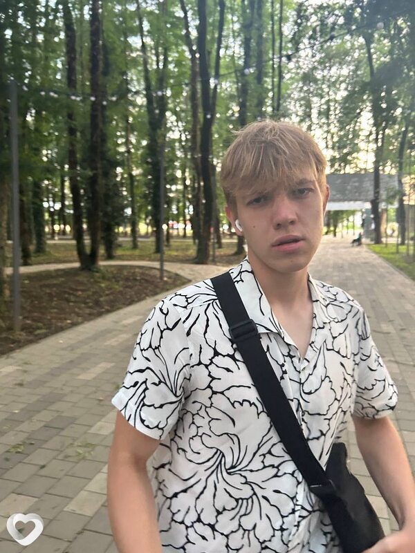 Слава, 19, Краснодаре — анкета №2744042