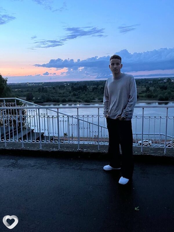 Максим, 19, Мозыре — анкета №2745041