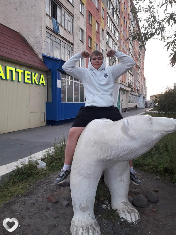 Михаил, 21, Норильске — анкета №2747346
