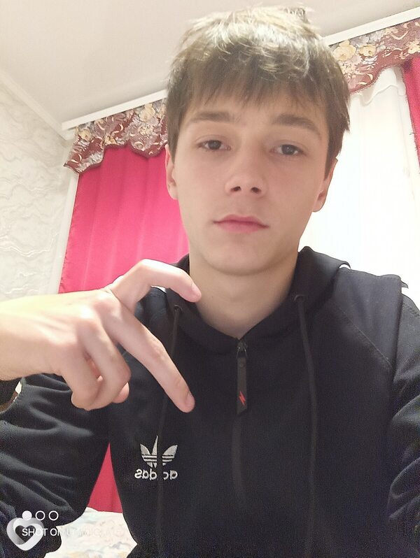 Denis, 21, Киеве — анкета №2749240