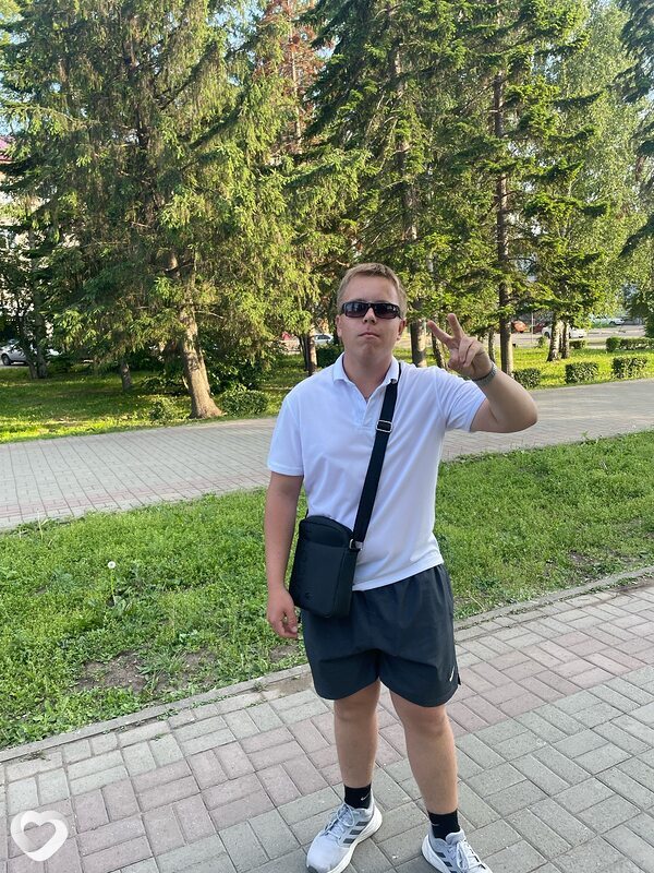 Антон, 18, Москве — анкета №2750713