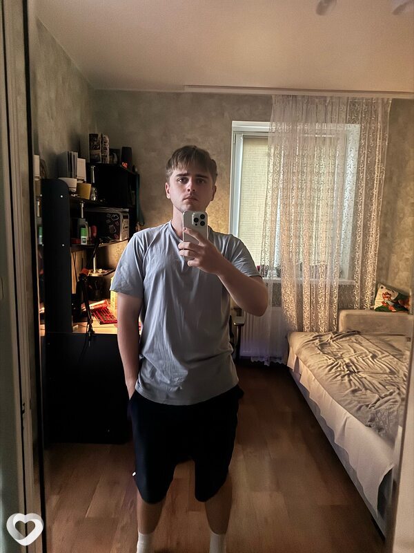 Артём, 19, Минске — анкета №2751299