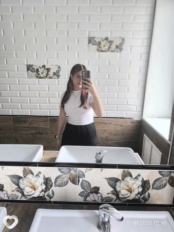 Вика, 20, Минске — анкета №2751520