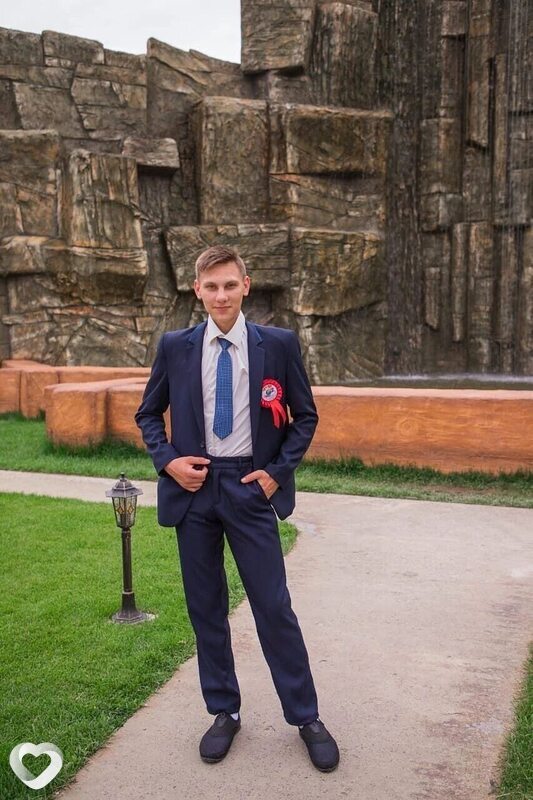 Артём Безуглый, 22, Шахтах — анкета №2752387