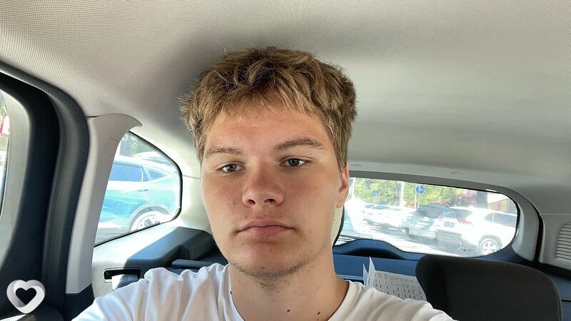 Макс, 21, Москве — анкета №2753408
