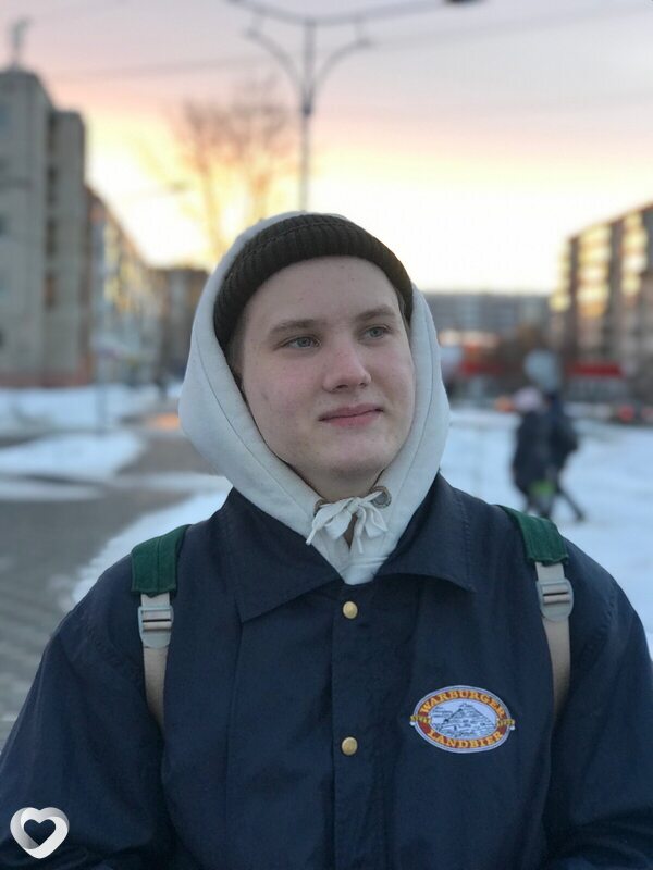 Лев, 22, Каменске-Уральском — анкета №2757089
