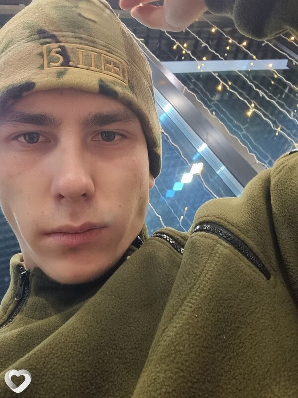 Артём, 22, Москве — анкета №2757791