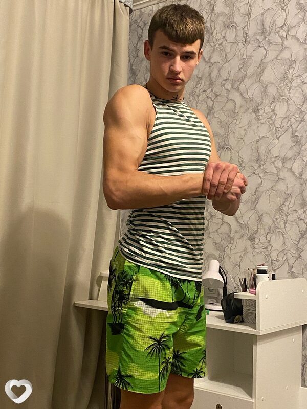 Артем, 22, Гродно — анкета №2757754