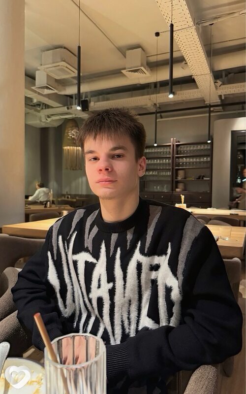 Кирилл, 21, Брянске — анкета №2759036