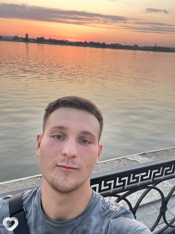 Кирилл, 21, Астрахани — анкета №2759265
