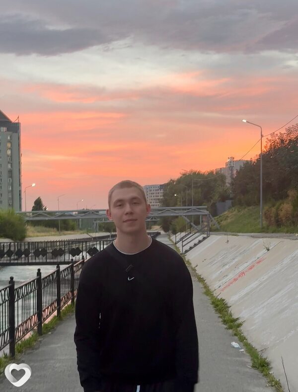 Юра, 25, Екатеринбурге — анкета №2760680