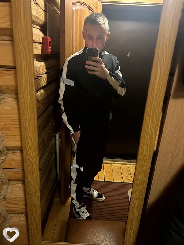 Денис, 28, Артеме — анкета №2760734