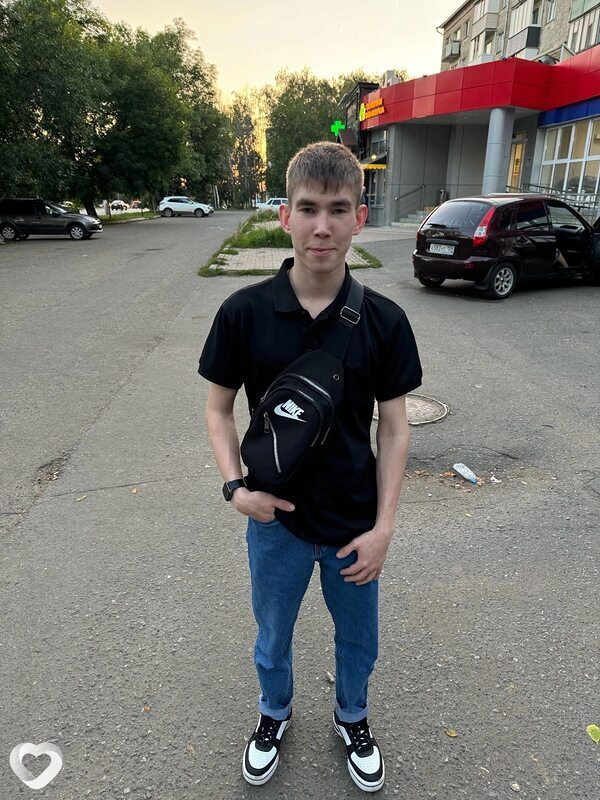 Роман, 21, Ижевске — анкета №2763356