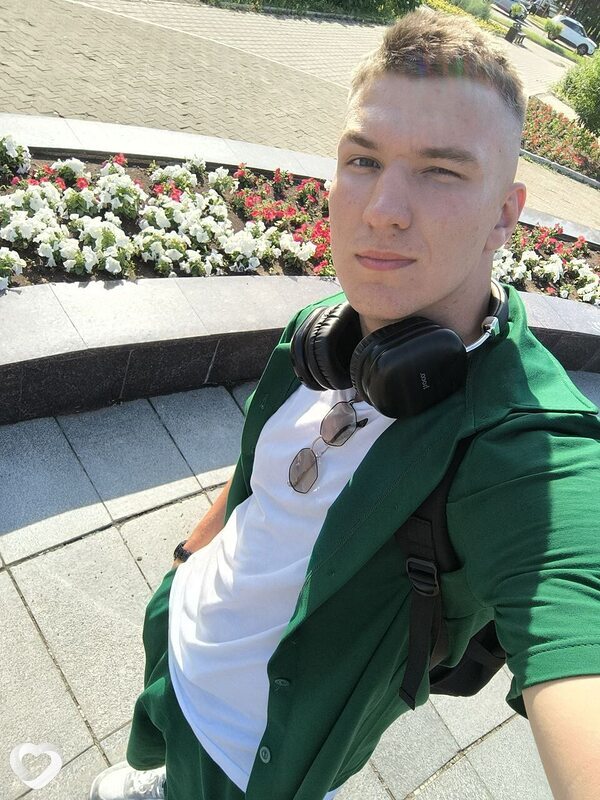 Александр, 22, Калининграде — анкета №2763608