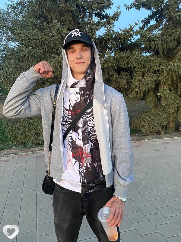 Алекс, 19, Волжском — анкета №2765519