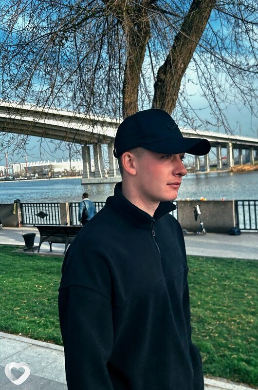 Тёма, 21, Донецке — анкета №2767316