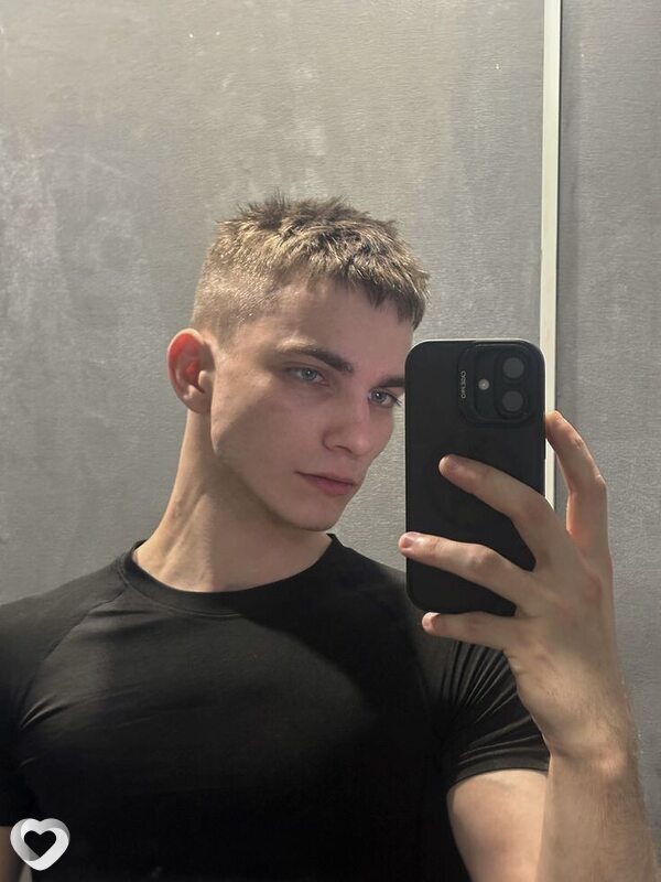 Александр, 21, Владивостоке — анкета №2775479