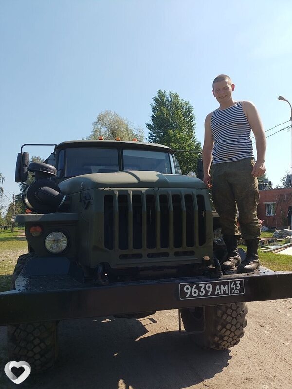 Артем, 21, Санкт-Петербурге — анкета №2768937