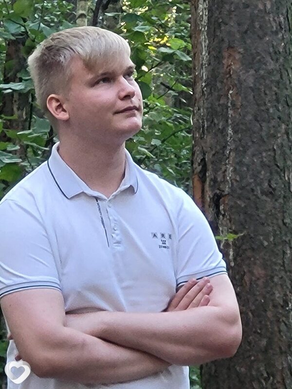 Андрей, 19, Сургуте — анкета №2769091