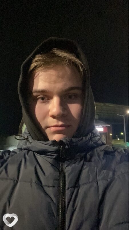 Илья, 19, Санкт-Петербурге — анкета №2775481